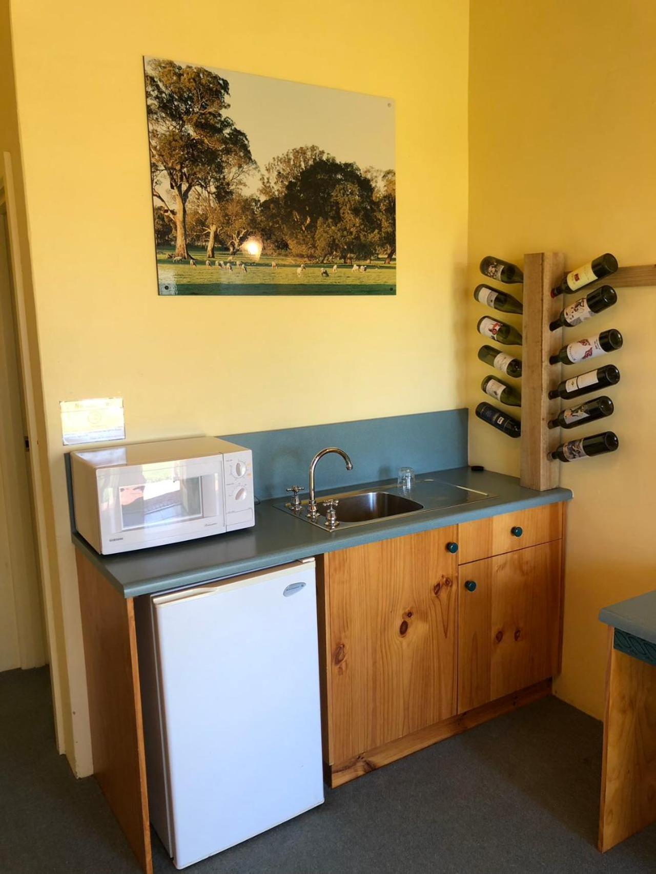 Coonawarra Place Motor Inn Екстериор снимка