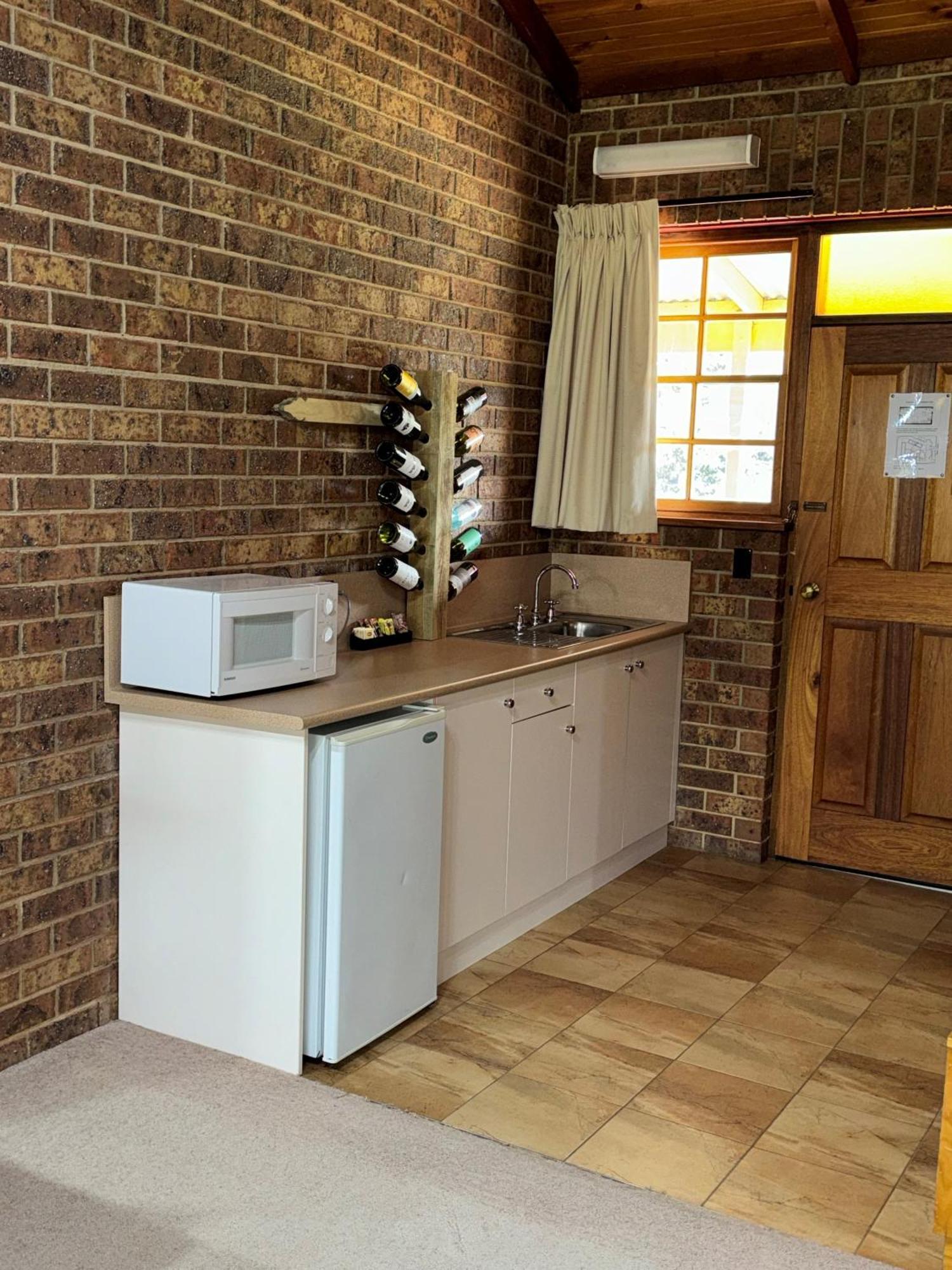 Coonawarra Place Motor Inn Екстериор снимка