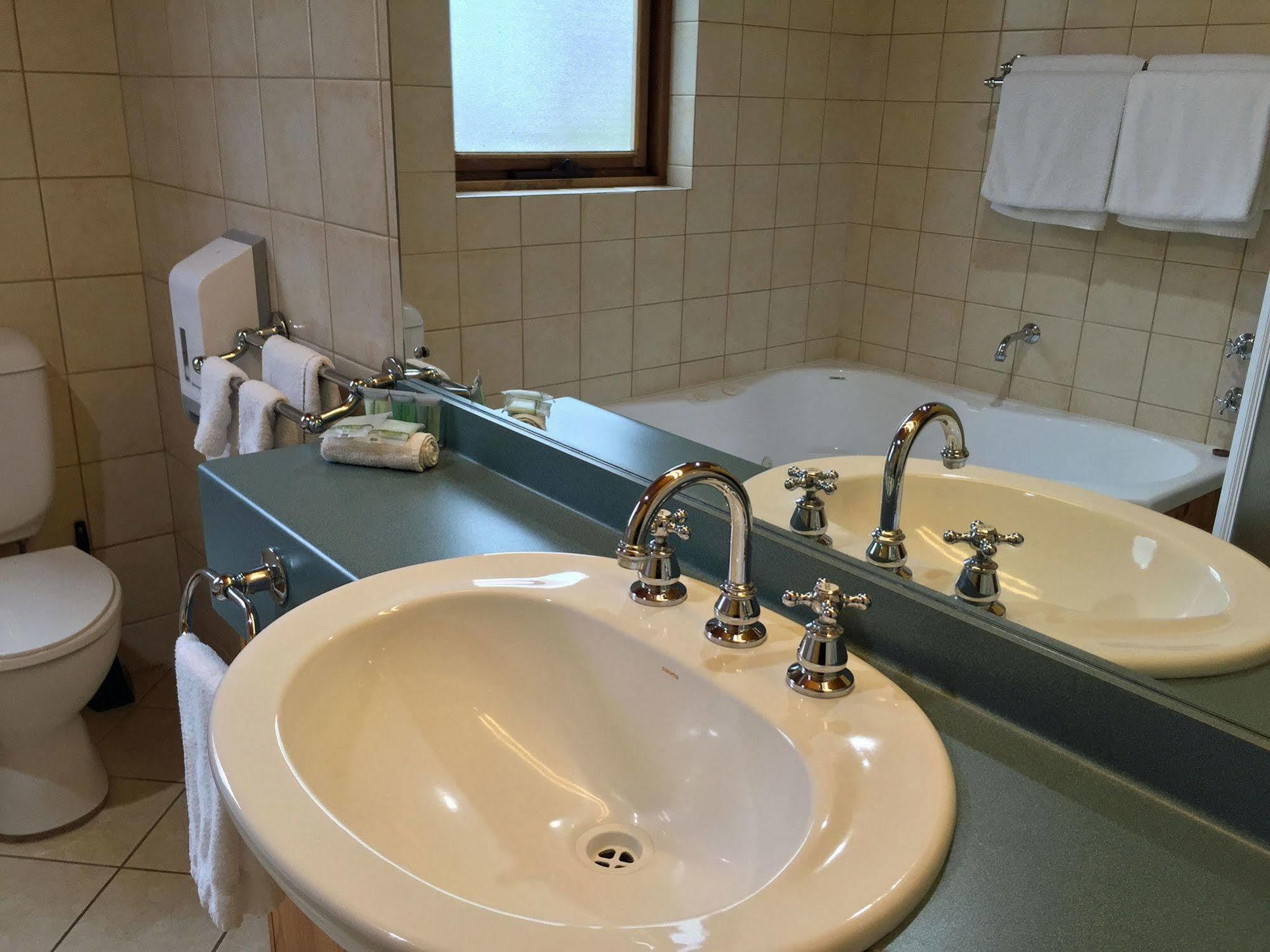 Coonawarra Place Motor Inn Екстериор снимка