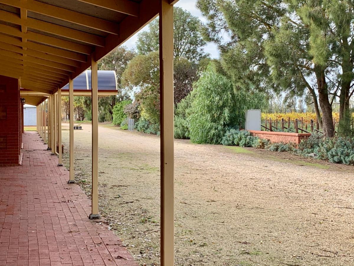 Coonawarra Place Motor Inn Екстериор снимка